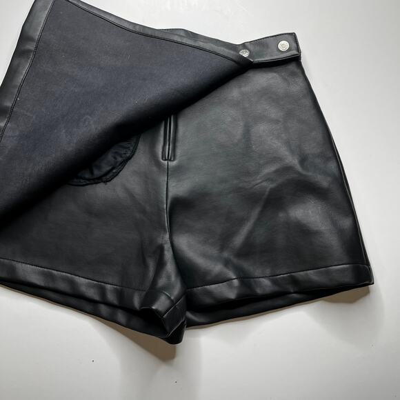 D'Mode Classix Black Pleather Skort Juniors 9 - Picture 3 of 6